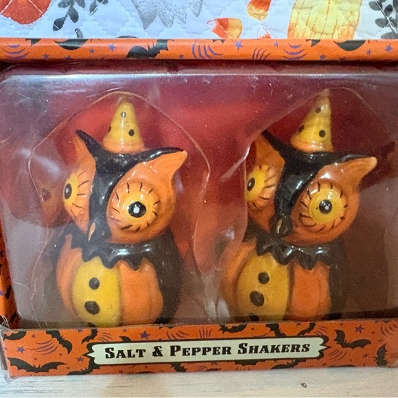 Halloween Owl Salt and Pepper Shakers - Picture 1 of 3